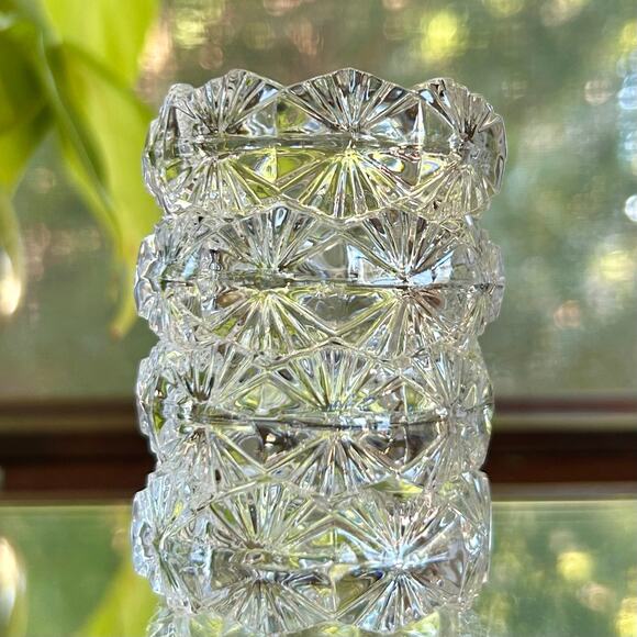 Vintage Clear Crystal Daisy & Button Design Napkin Rings Set of 4 - Picture 14 of 15